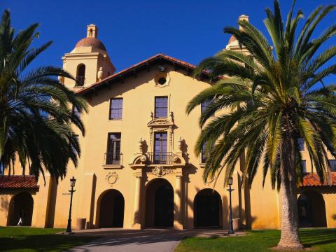 [Photo : Old Union et palmiers à Stanford]